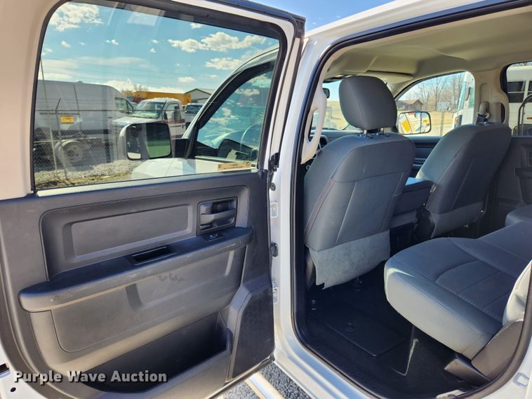 image for item JB9617 2016 Dodge Ram 3500HD  Crew Cab pickup truck