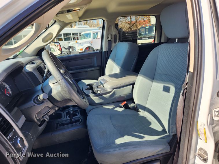 image for item JB9617 2016 Dodge Ram 3500HD  Crew Cab pickup truck