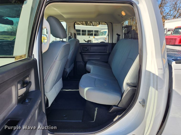 image for item JB9617 2016 Dodge Ram 3500HD  Crew Cab pickup truck