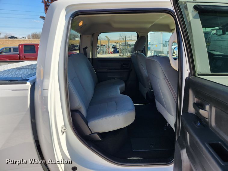 image for item JB9617 2016 Dodge Ram 3500HD  Crew Cab pickup truck