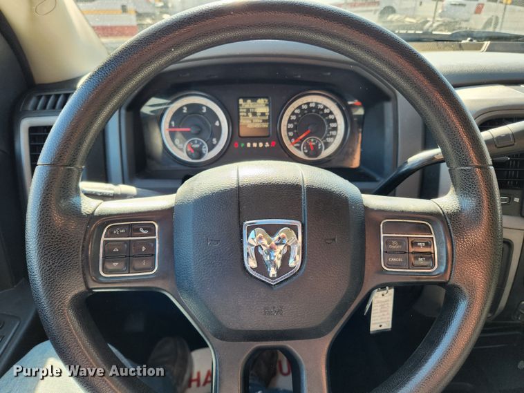 image for item JB9617 2016 Dodge Ram 3500HD  Crew Cab pickup truck