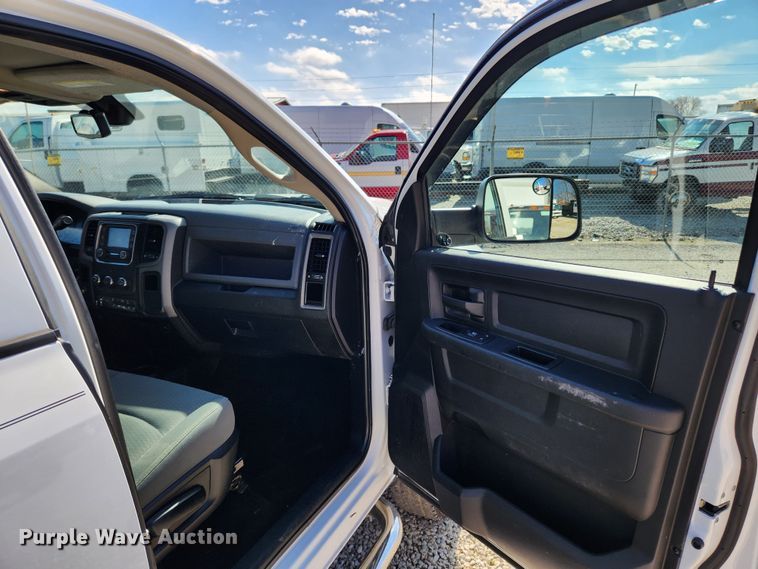 image for item JB9617 2016 Dodge Ram 3500HD  Crew Cab pickup truck