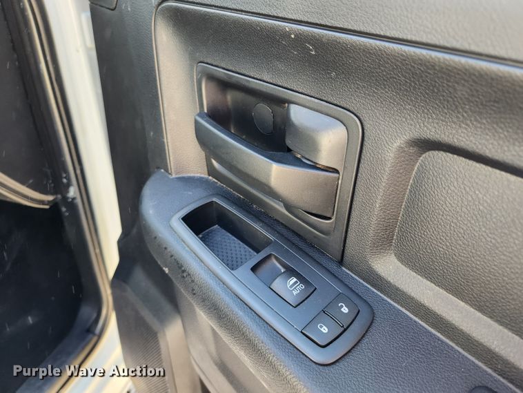 image for item JB9617 2016 Dodge Ram 3500HD  Crew Cab pickup truck