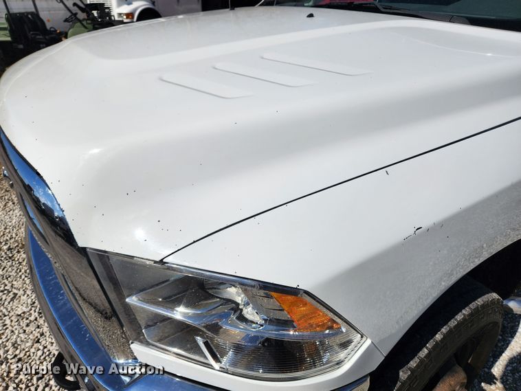 image for item JB9617 2016 Dodge Ram 3500HD  Crew Cab pickup truck