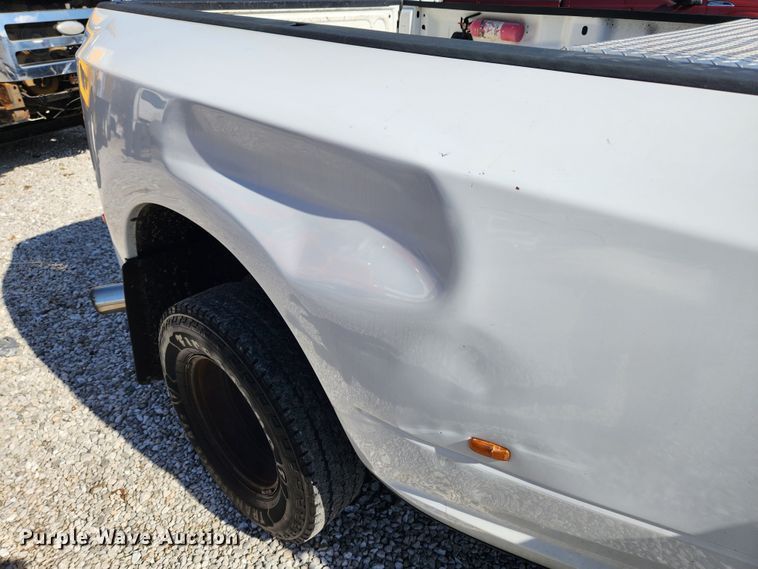 image for item JB9617 2016 Dodge Ram 3500HD  Crew Cab pickup truck