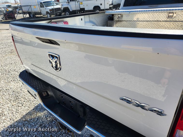 image for item JB9617 2016 Dodge Ram 3500HD  Crew Cab pickup truck