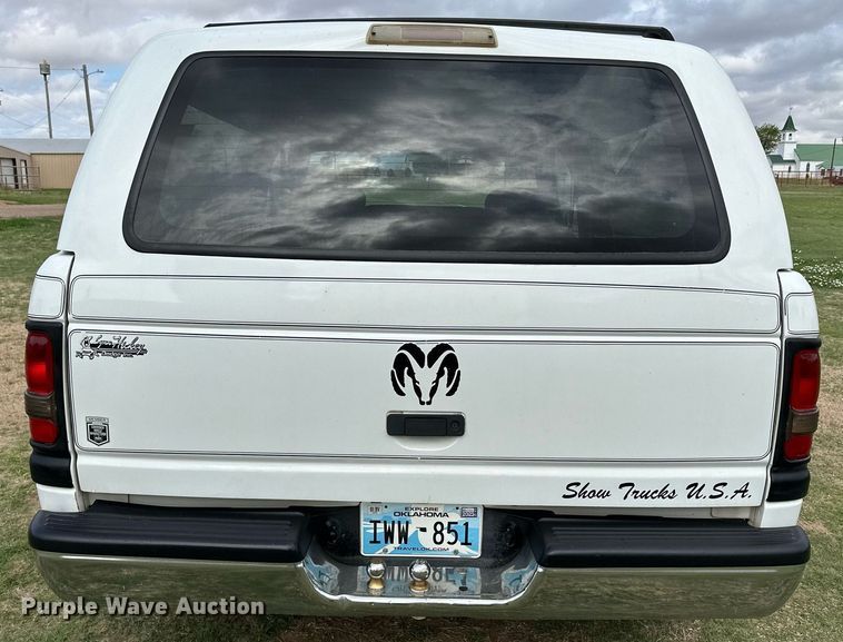 image for item JJ9929 1996 Dodge Ram 1500  SUV