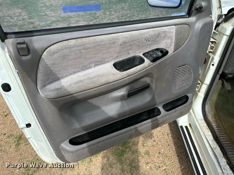 image for item JJ9929 1996 Dodge Ram 1500  SUV