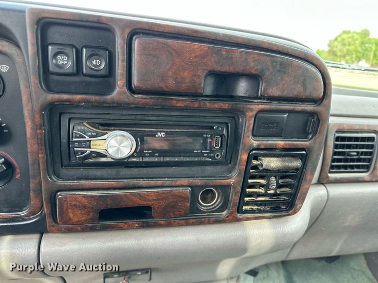 image for item JJ9929 1996 Dodge Ram 1500  SUV