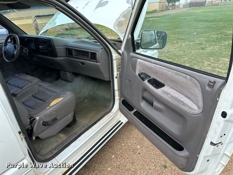 image for item JJ9929 1996 Dodge Ram 1500  SUV