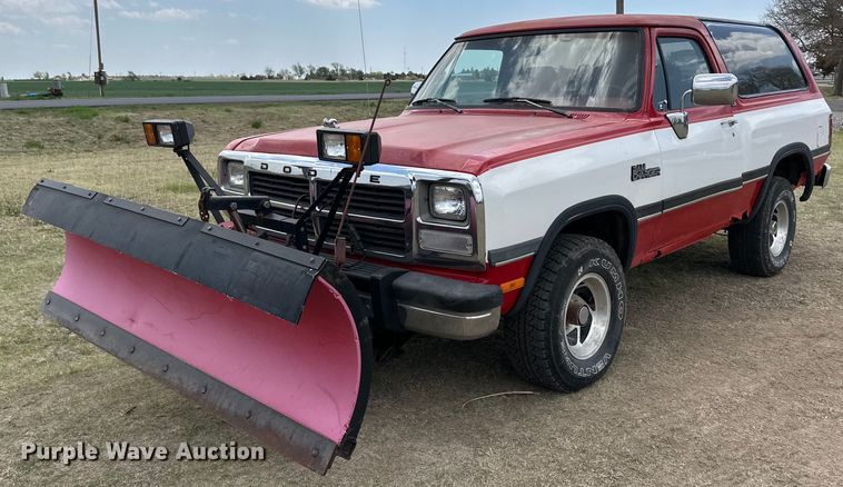 image for item JJ9937 1993 Dodge Ram Charger  SUV