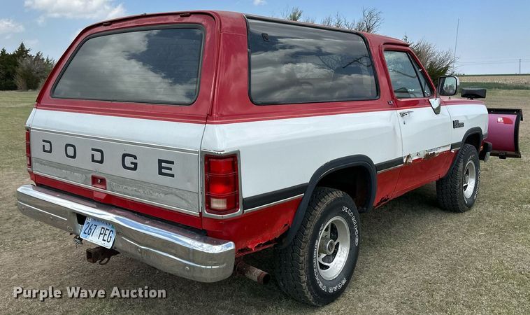 image for item JJ9937 1993 Dodge Ram Charger  SUV