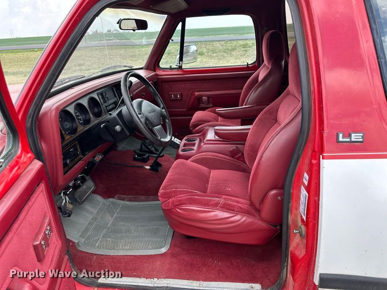 image for item JJ9937 1993 Dodge Ram Charger  SUV