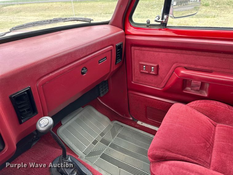 image for item JJ9937 1993 Dodge Ram Charger  SUV