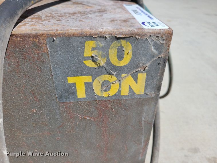 image for item JO9098 Edwards Jaws IV  iron worker