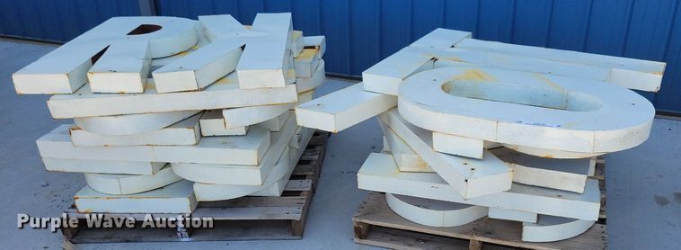 image for item JO9100 Finders keepers building sign