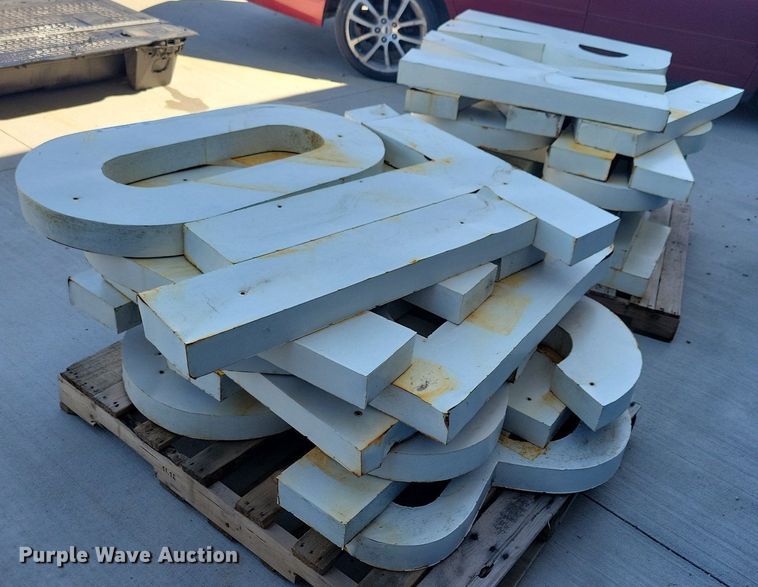 image for item JO9100 Finders keepers building sign