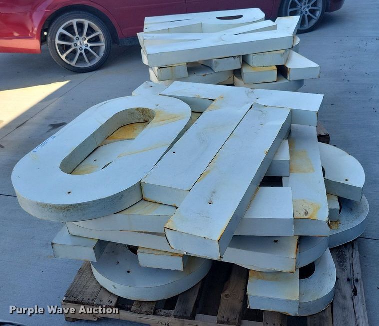 image for item JO9100 Finders keepers building sign