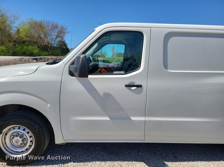 image for item JO9102 2016 Nissan NV 2500HD  van