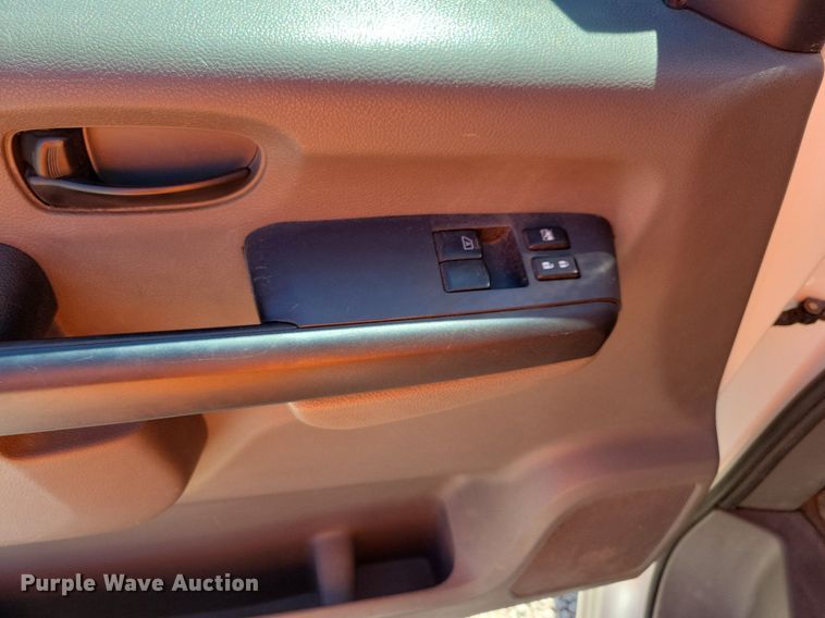 image for item JO9102 2016 Nissan NV 2500HD  van