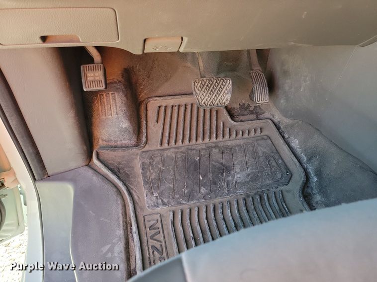 image for item JO9102 2016 Nissan NV 2500HD  van