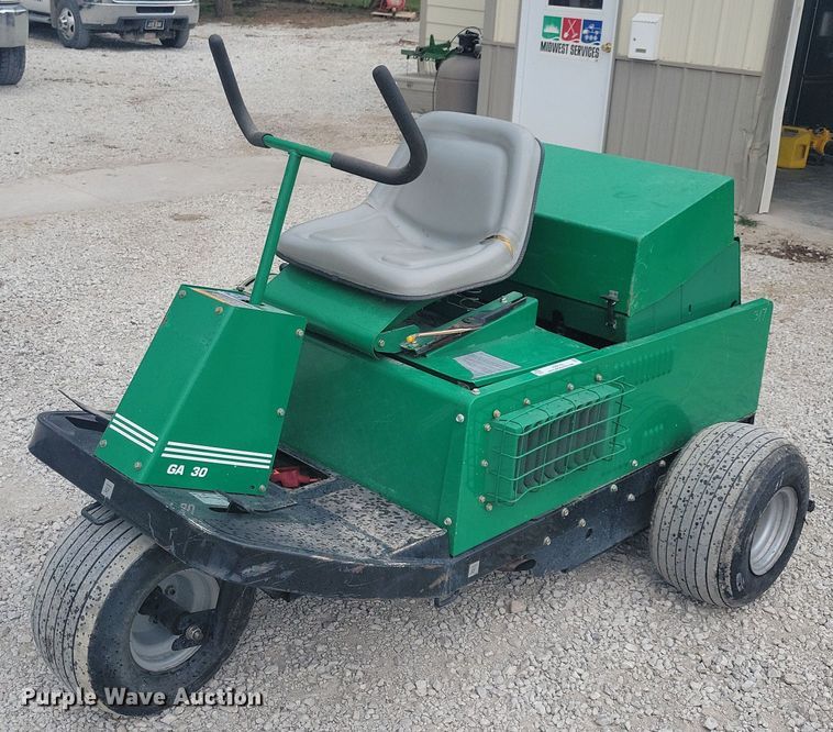 image for item JO9118 1996 Cushman GA30  aerator