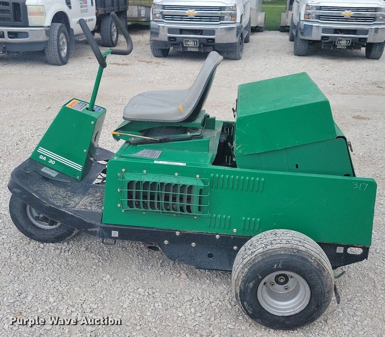 image for item JO9118 1996 Cushman GA30  aerator