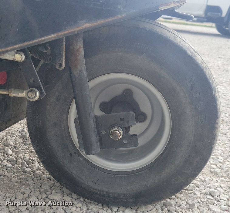 image for item JO9118 1996 Cushman GA30  aerator