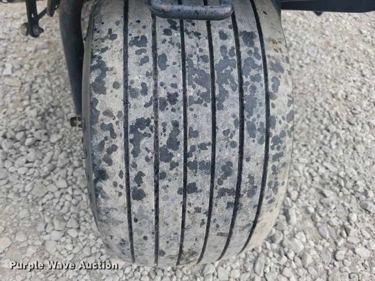 image for item JO9118 1996 Cushman GA30  aerator