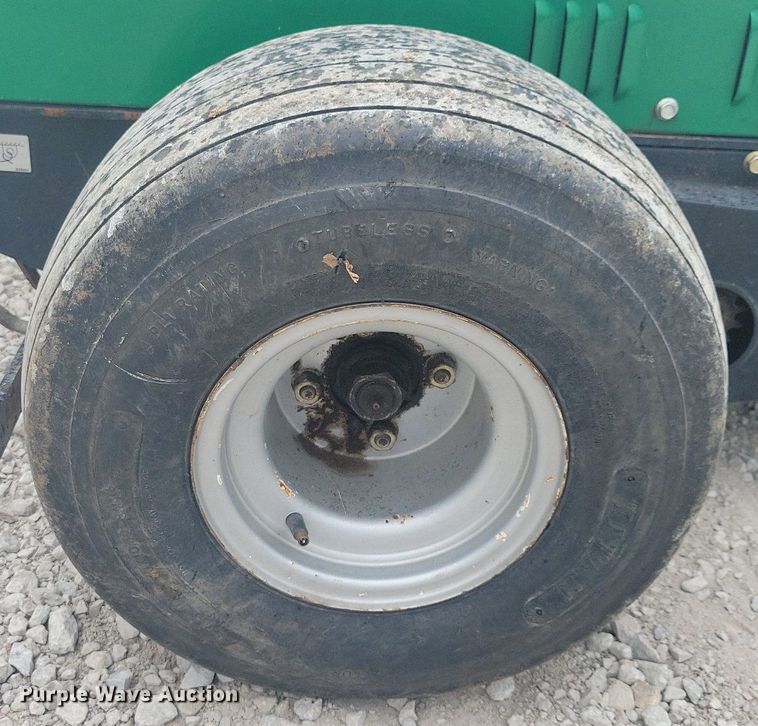 image for item JO9118 1996 Cushman GA30  aerator