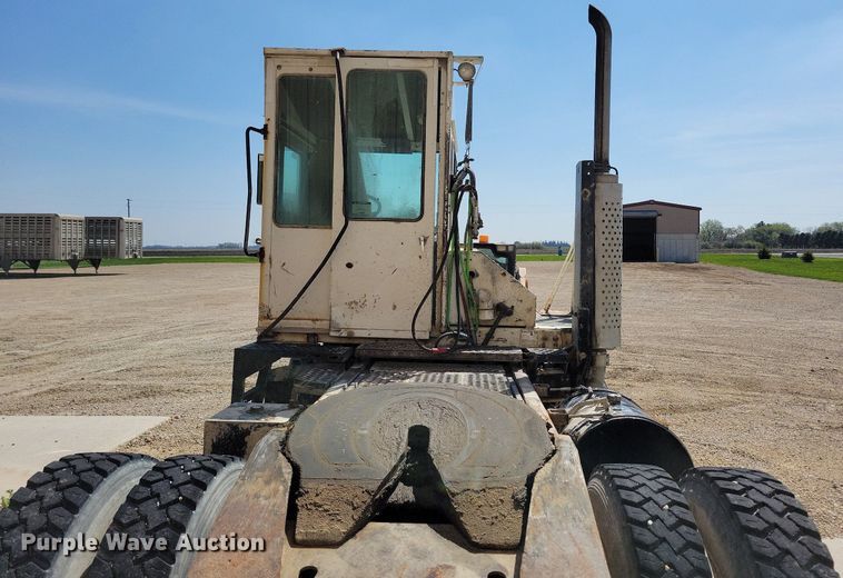 image for item JO9122 2006 Ottawa 30  yard truck