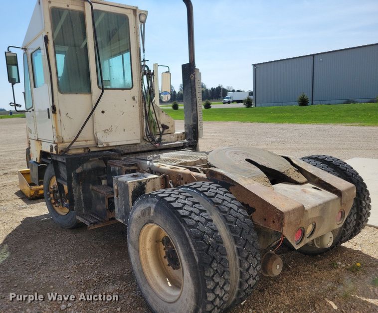 image for item JO9122 2006 Ottawa 30  yard truck