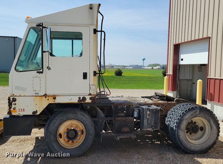 image for item JO9122 2006 Ottawa 30  yard truck