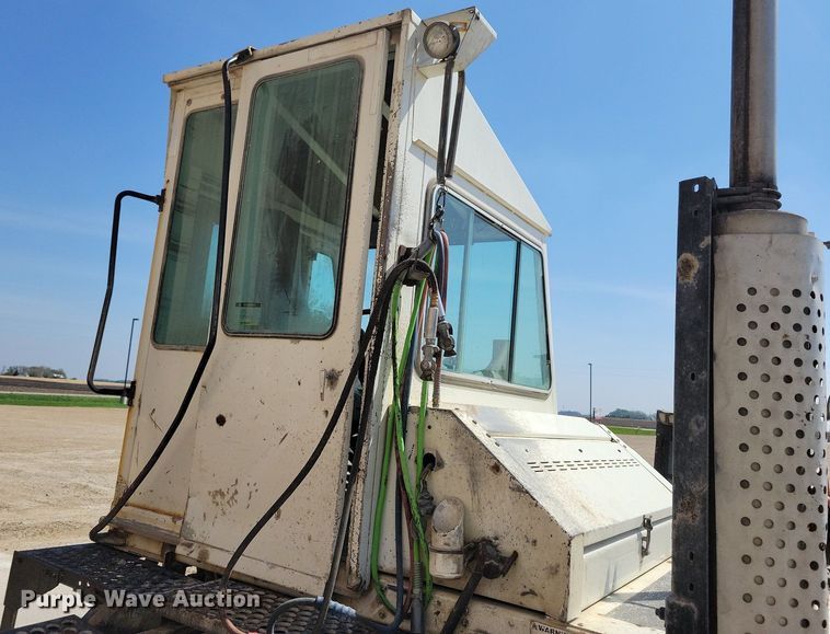 image for item JO9122 2006 Ottawa 30  yard truck