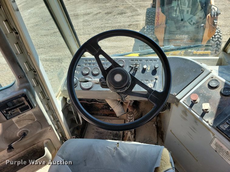 image for item JO9122 2006 Ottawa 30  yard truck