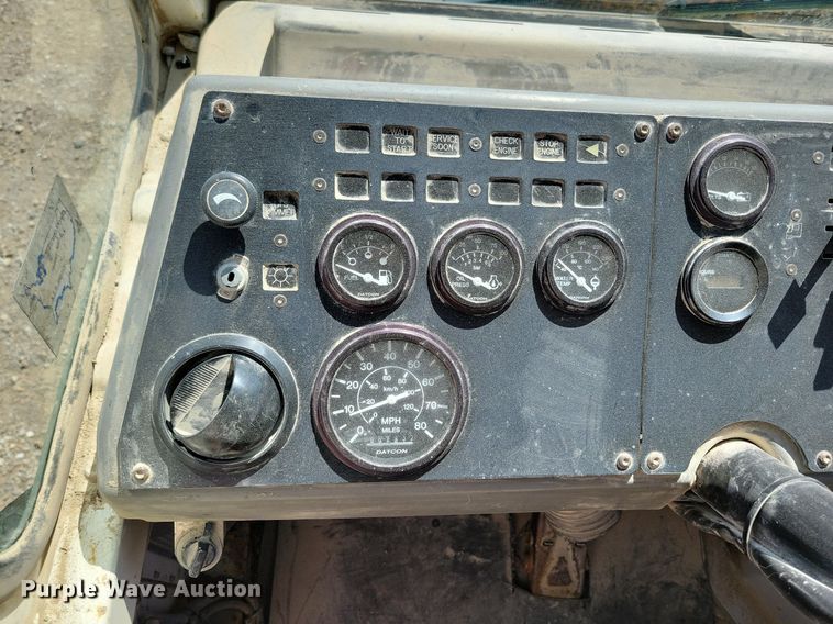 image for item JO9122 2006 Ottawa 30  yard truck