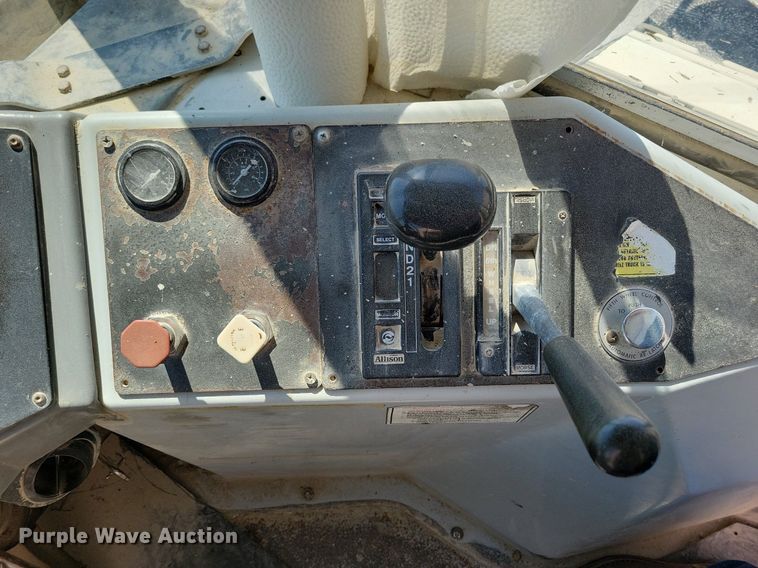 image for item JO9122 2006 Ottawa 30  yard truck