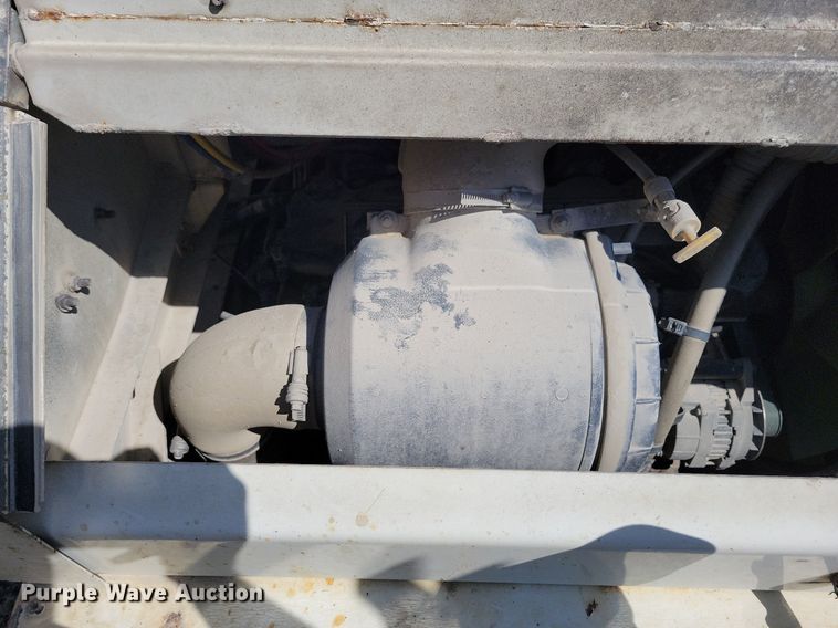 image for item JO9122 2006 Ottawa 30  yard truck