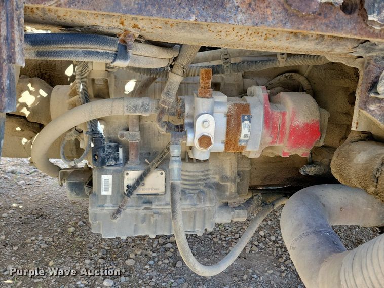 image for item JO9122 2006 Ottawa 30  yard truck