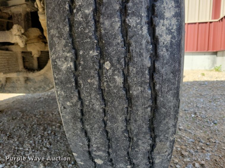 image for item JO9122 2006 Ottawa 30  yard truck