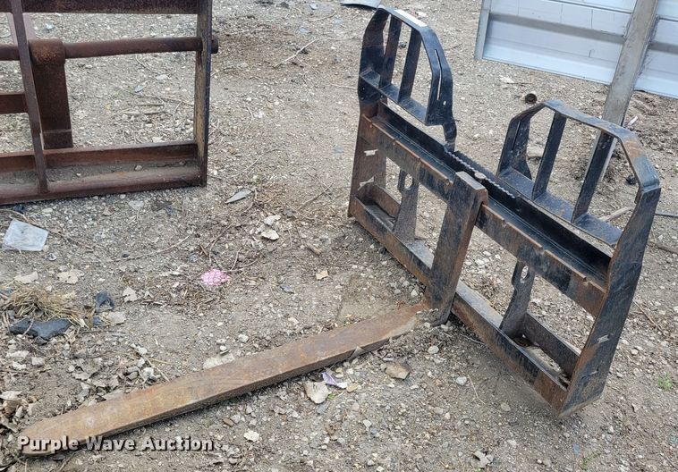 image for item JO9126 48" L skid steer forks