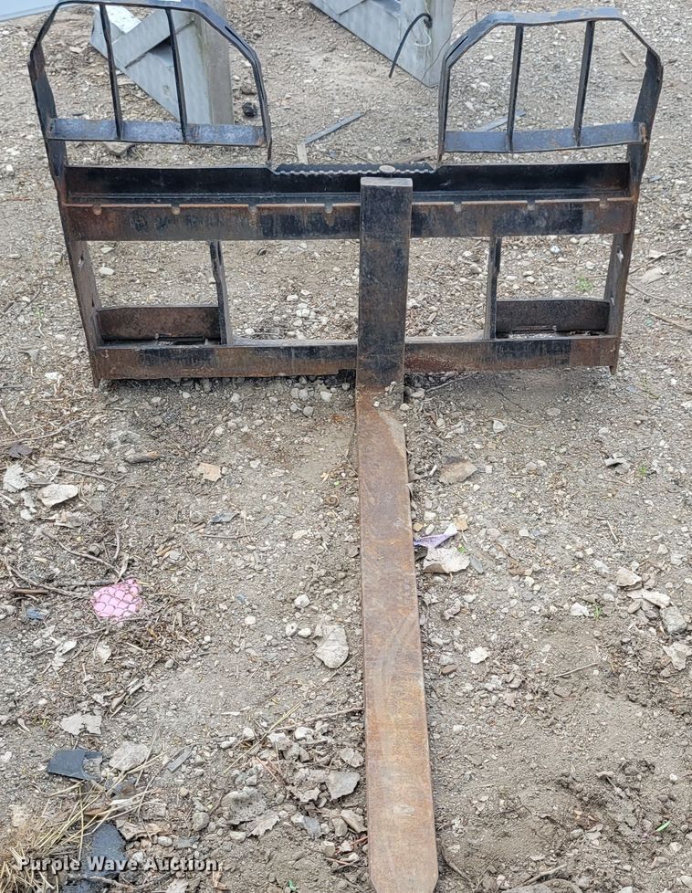 image for item JO9126 48" L skid steer forks