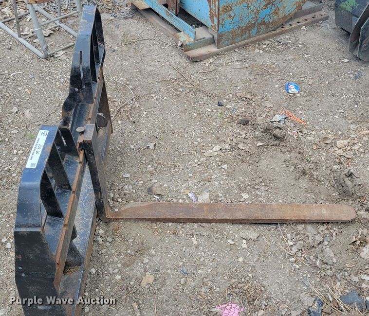 image for item JO9126 48" L skid steer forks