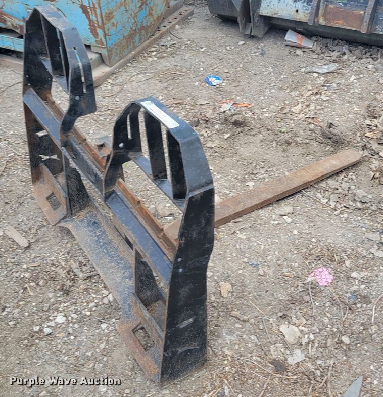 image for item JO9126 48" L skid steer forks