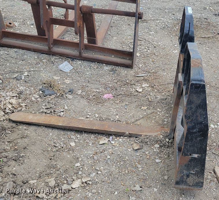 image for item JO9126 48" L skid steer forks