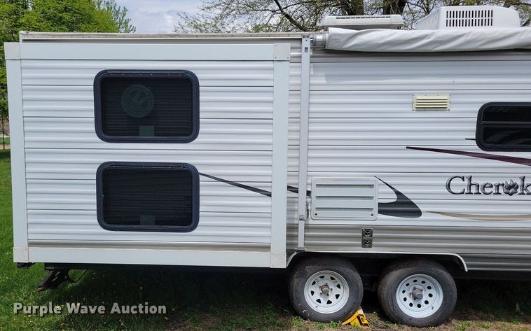 image for item JO9128 2005 Forest River Cherokee Lite  camper