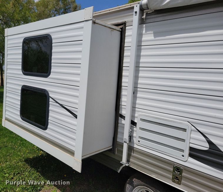 image for item JO9128 2005 Forest River Cherokee Lite  camper