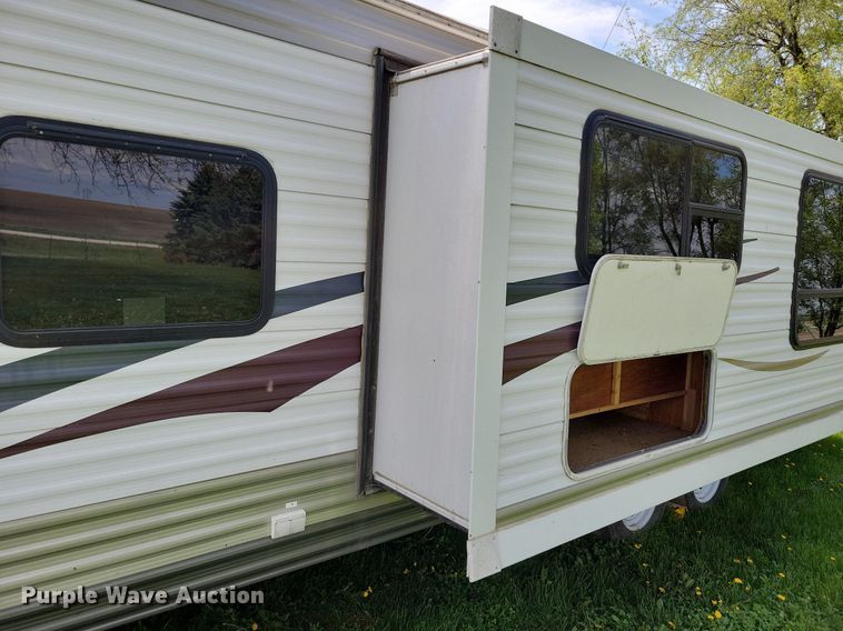 image for item JO9128 2005 Forest River Cherokee Lite  camper