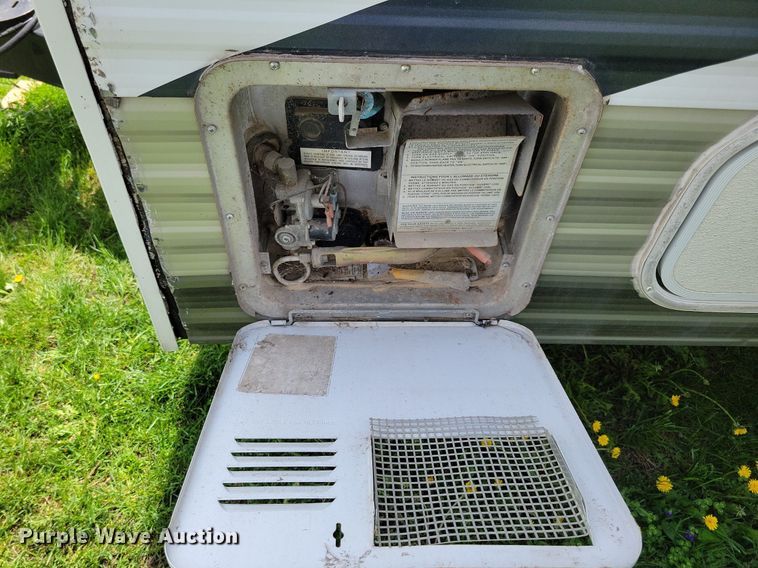 image for item JO9128 2005 Forest River Cherokee Lite  camper