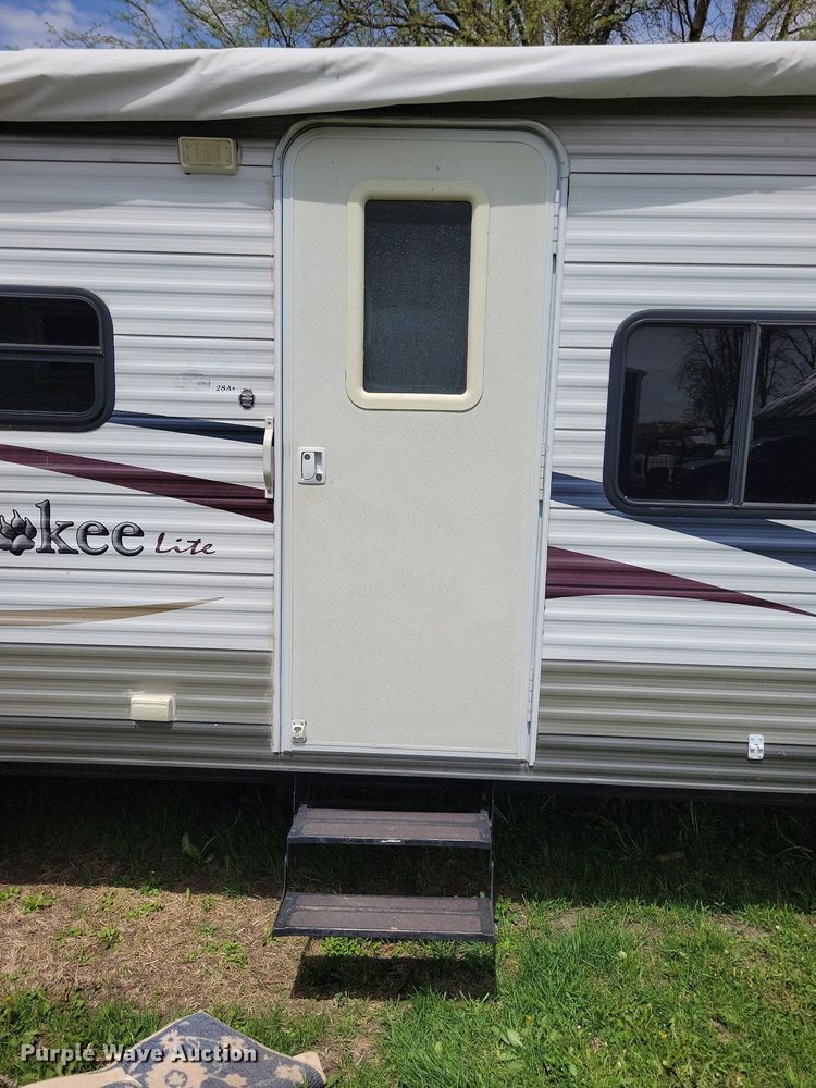 image for item JO9128 2005 Forest River Cherokee Lite  camper